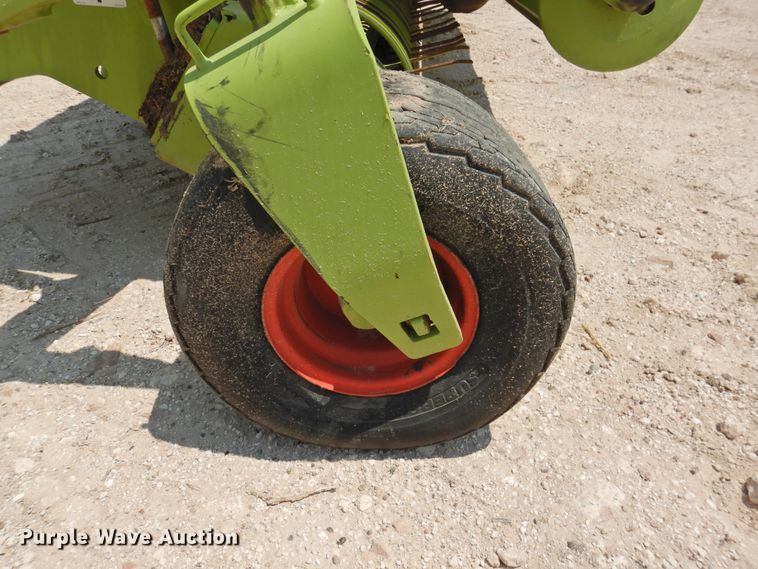 image for item DK2385 2015 Claas 380  pickup head