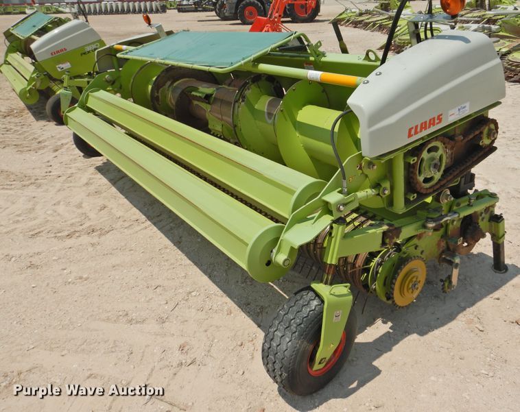 image for item DK2386 2015 Claas 380  pickup head