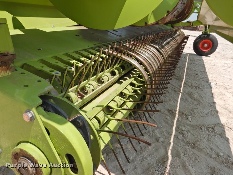 image for item DK2386 2015 Claas 380  pickup head