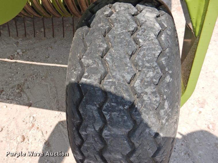 image for item DK2386 2015 Claas 380  pickup head