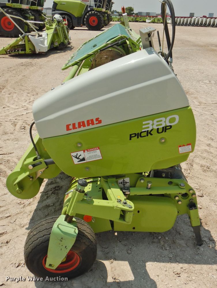 image for item DK2387 2017 Claas 380  pickup head