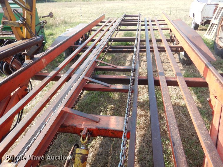 image for item DK8112 Morris Rod-Weeder M881  bale accumulator