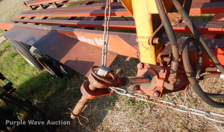 image for item DK8112 Morris Rod-Weeder M881  bale accumulator