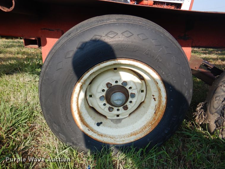 image for item DK8112 Morris Rod-Weeder M881  bale accumulator