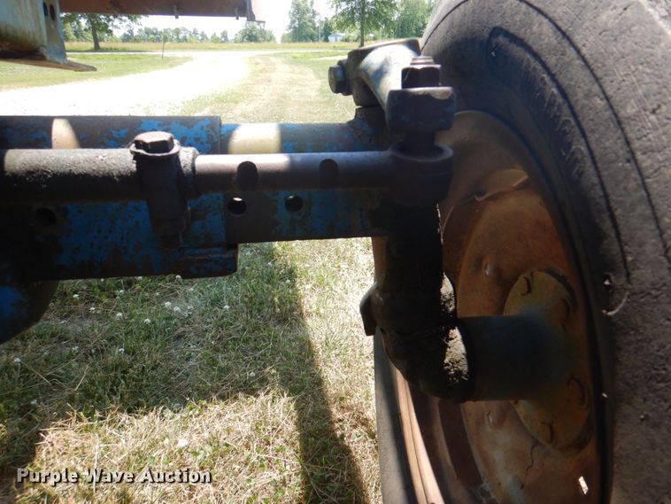 image for item DL0074 1967 Ford 5000  tractor