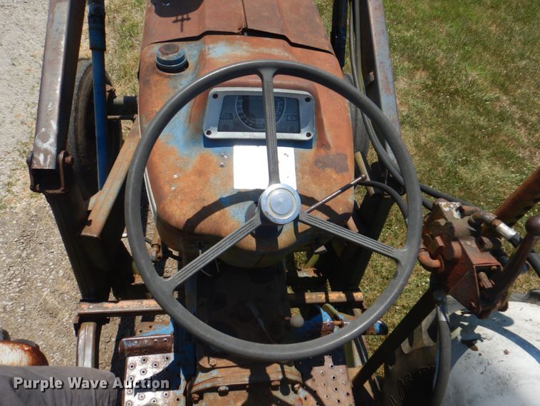 image for item DL0074 1967 Ford 5000  tractor