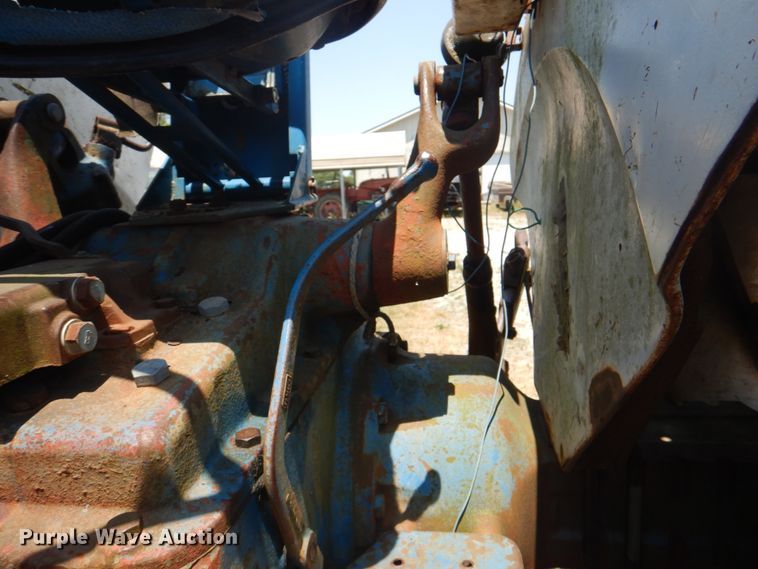 image for item DL0074 1967 Ford 5000  tractor