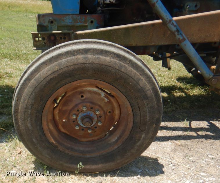 image for item DL0074 1967 Ford 5000  tractor