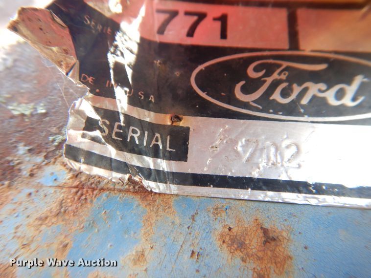 image for item DL0074 1967 Ford 5000  tractor