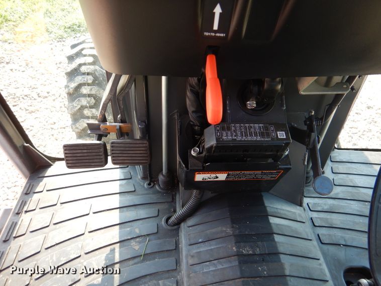 image for item DL3417 2019 Kubota B2650  MFWD tractor