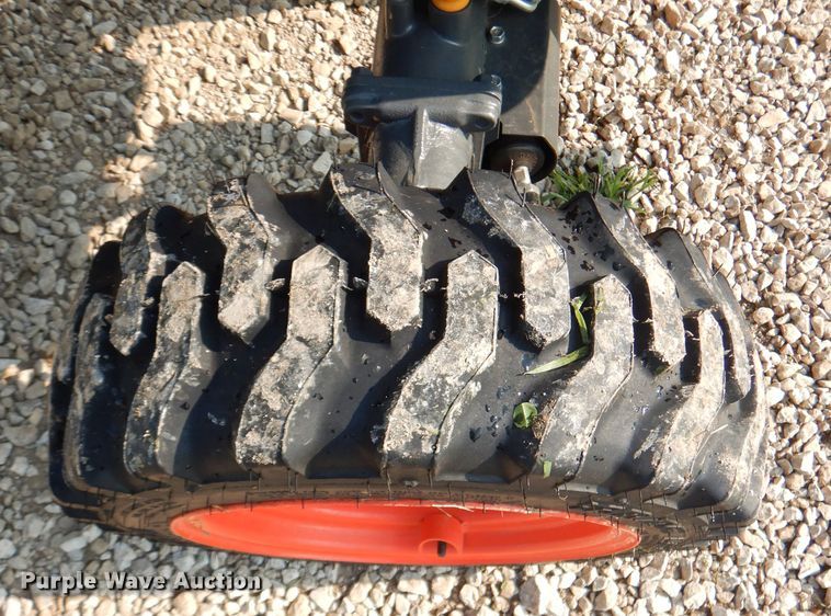 image for item DL3417 2019 Kubota B2650  MFWD tractor