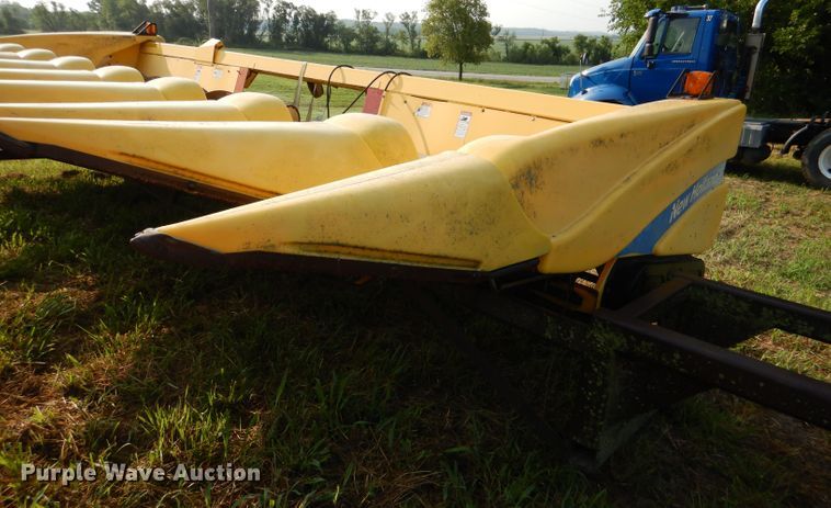 image for item DL3430 New Holland 98C  corn head