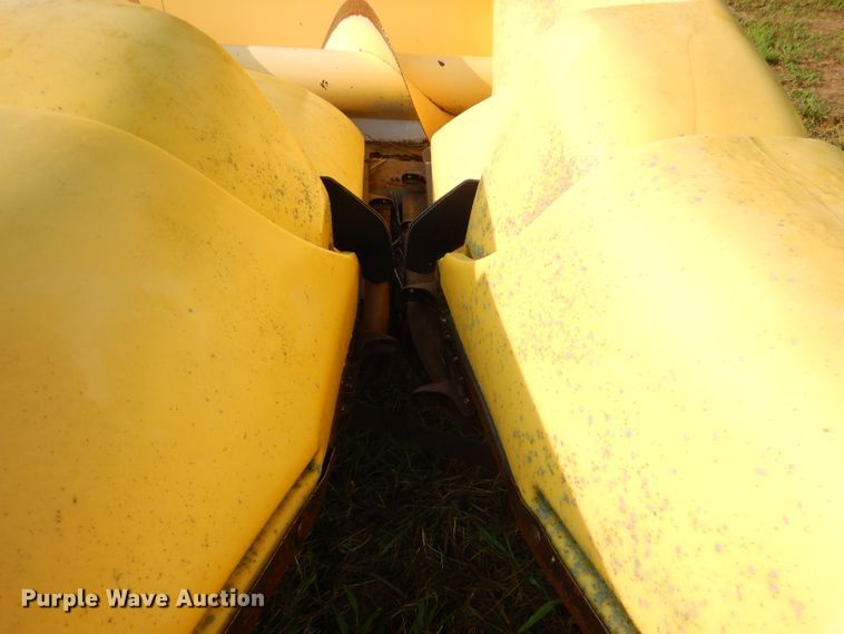 image for item DL3430 New Holland 98C  corn head