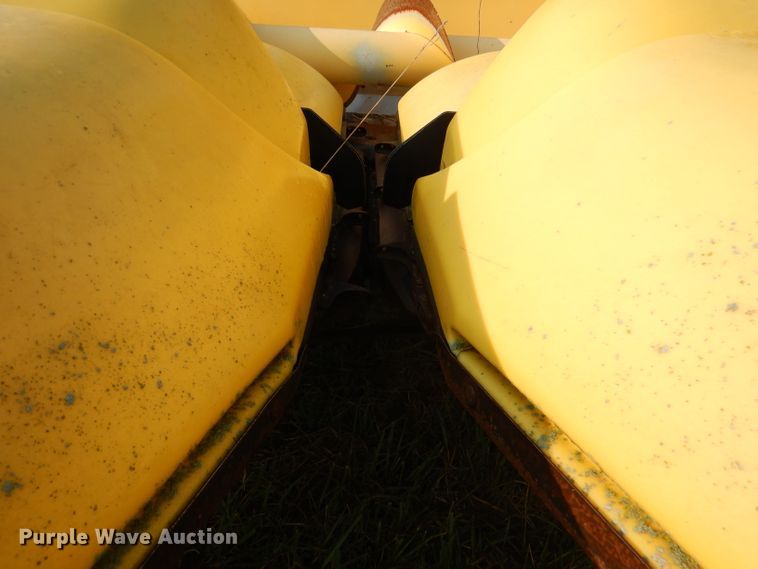 image for item DL3430 New Holland 98C  corn head