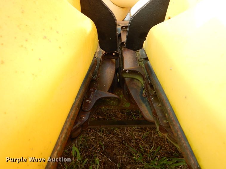 image for item DL3430 New Holland 98C  corn head