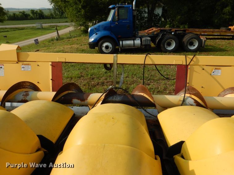 image for item DL3430 New Holland 98C  corn head