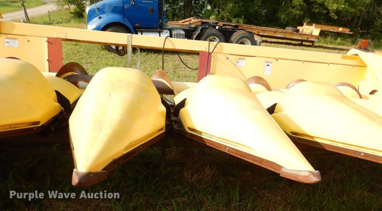image for item DL3430 New Holland 98C  corn head