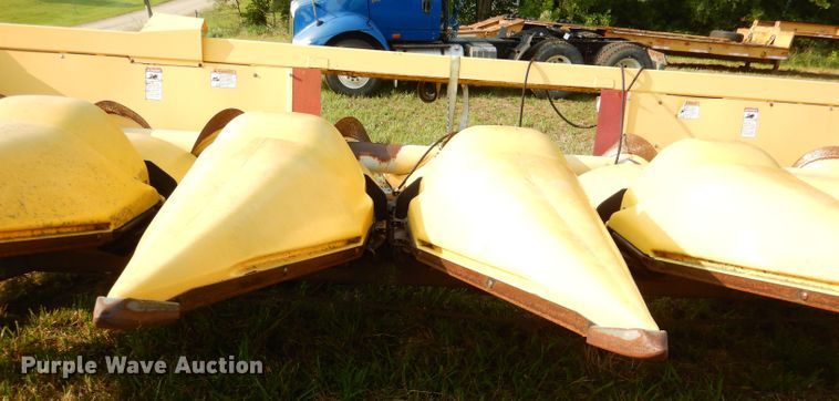 image for item DL3430 New Holland 98C  corn head