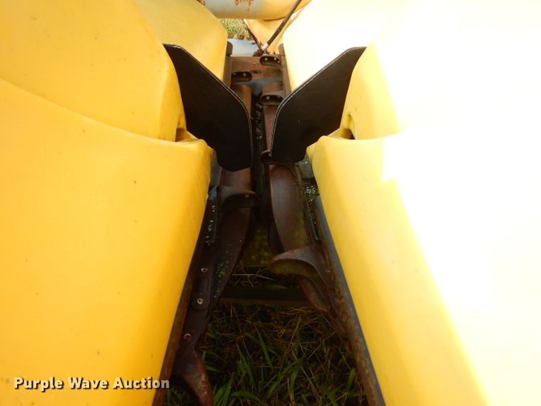 image for item DL3430 New Holland 98C  corn head