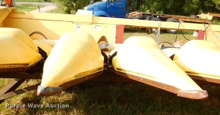image for item DL3430 New Holland 98C  corn head