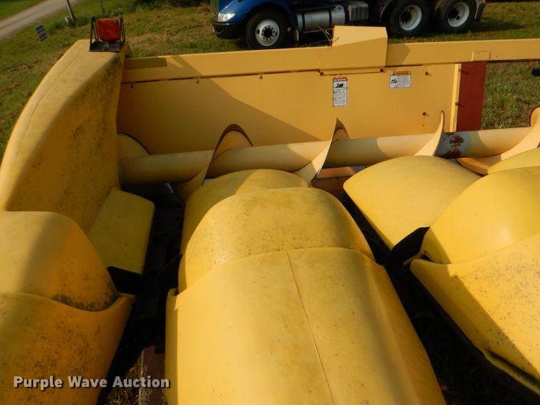 image for item DL3430 New Holland 98C  corn head