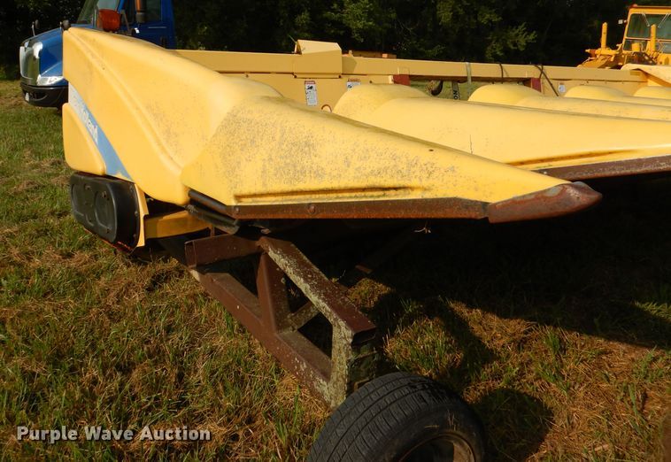image for item DL3430 New Holland 98C  corn head