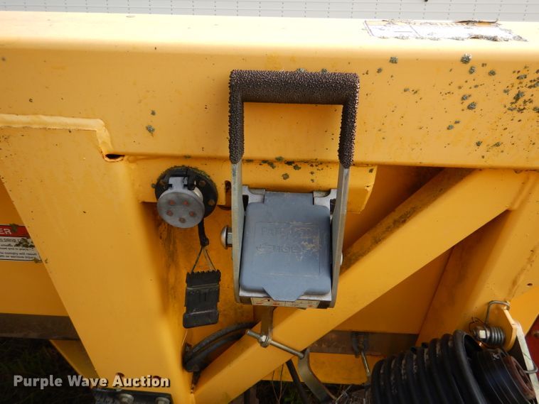 image for item DL3430 New Holland 98C  corn head