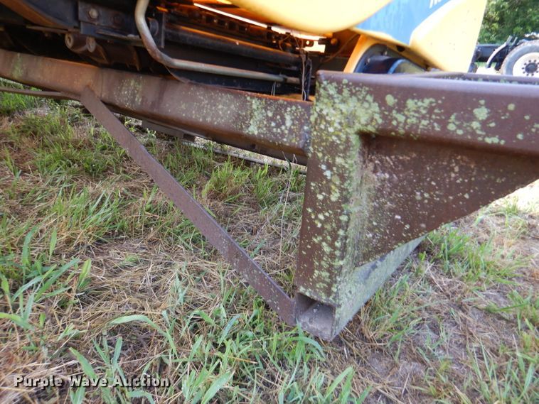 image for item DL3430 New Holland 98C  corn head