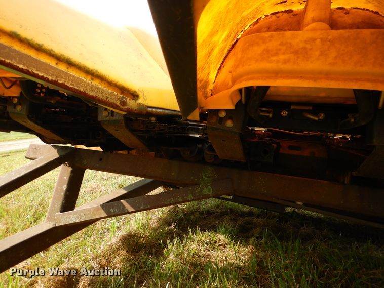 image for item DL3430 New Holland 98C  corn head