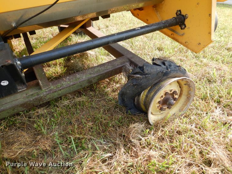 image for item DL3430 New Holland 98C  corn head