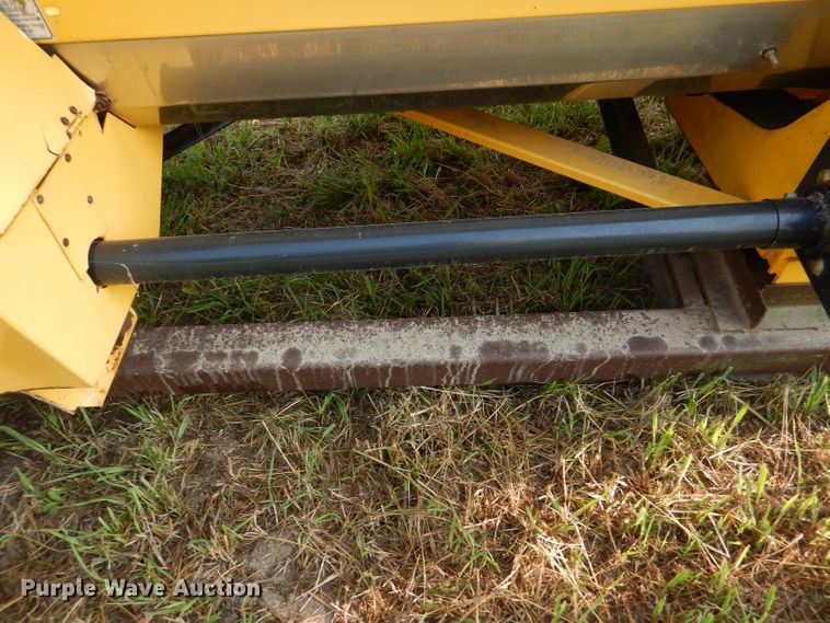 image for item DL3430 New Holland 98C  corn head