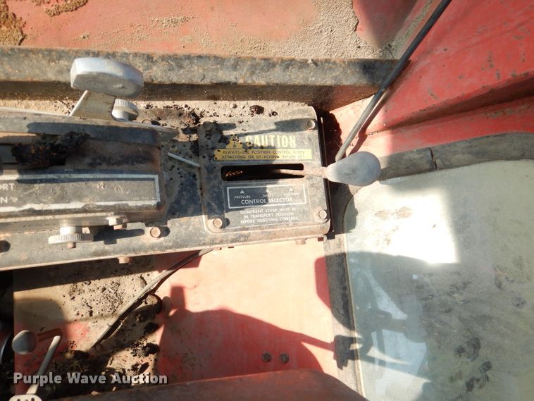 image for item DL3434 Massey Ferguson 1105  tractor