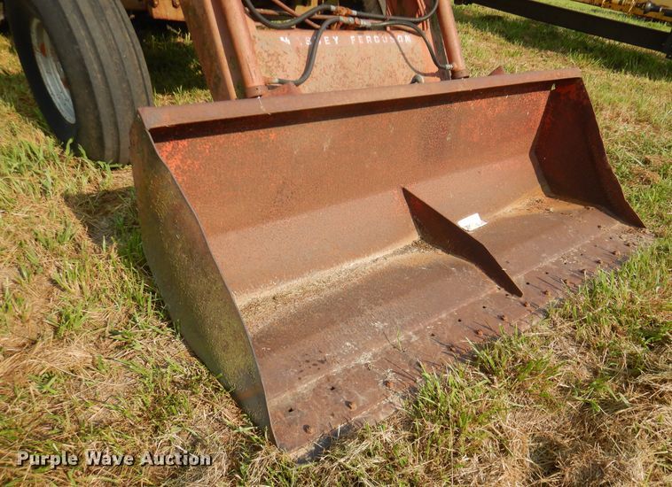 image for item DL3434 Massey Ferguson 1105  tractor