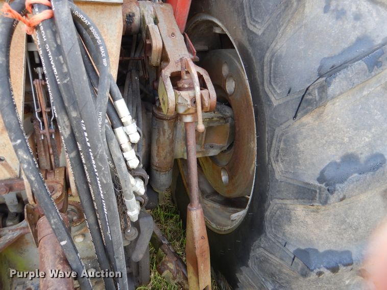 image for item DL3434 Massey Ferguson 1105  tractor