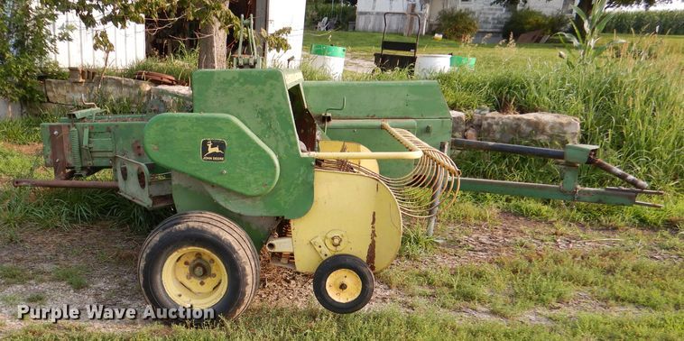 image for item DL3442 1980 John Deere 346  small square baler