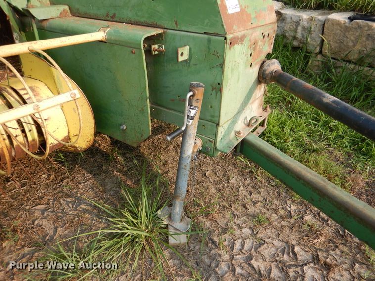 image for item DL3442 1980 John Deere 346  small square baler