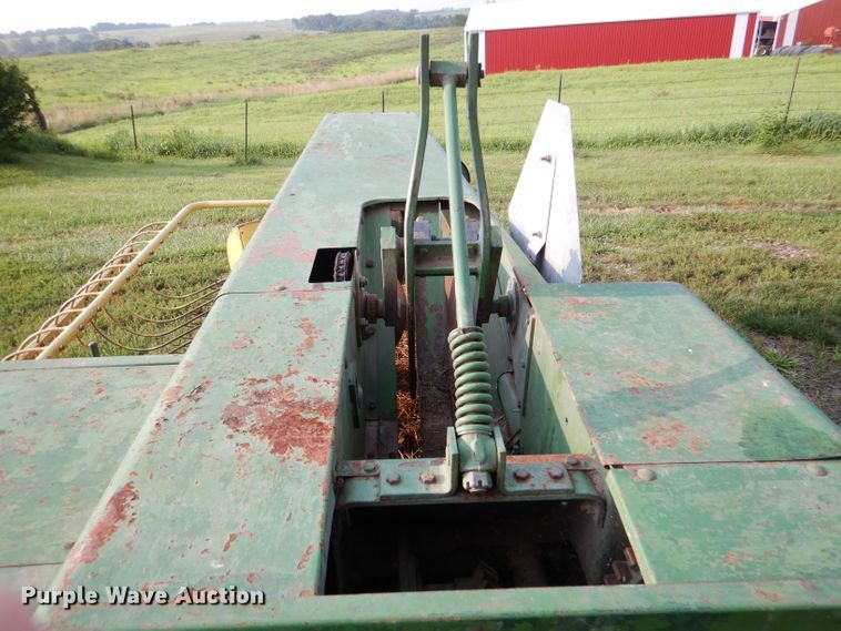 image for item DL3442 1980 John Deere 346  small square baler