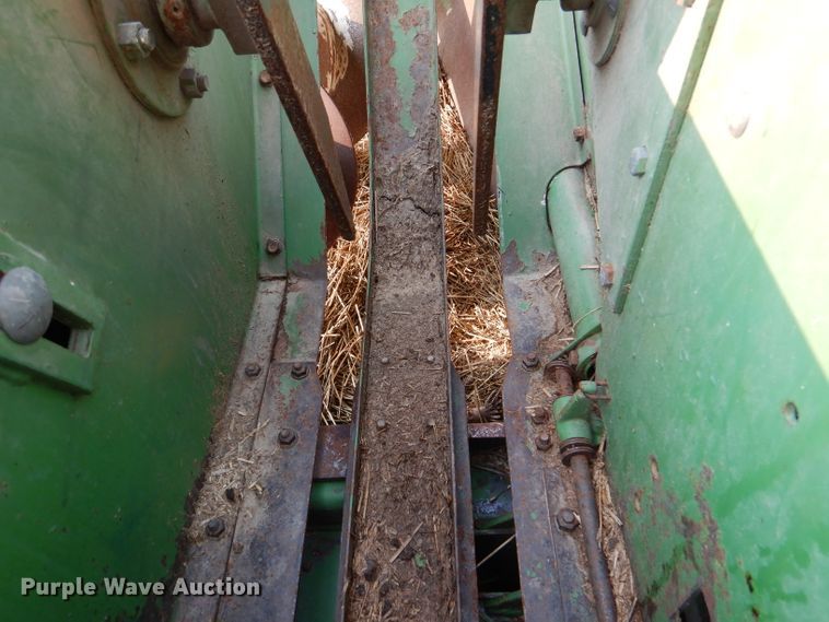 image for item DL3442 1980 John Deere 346  small square baler