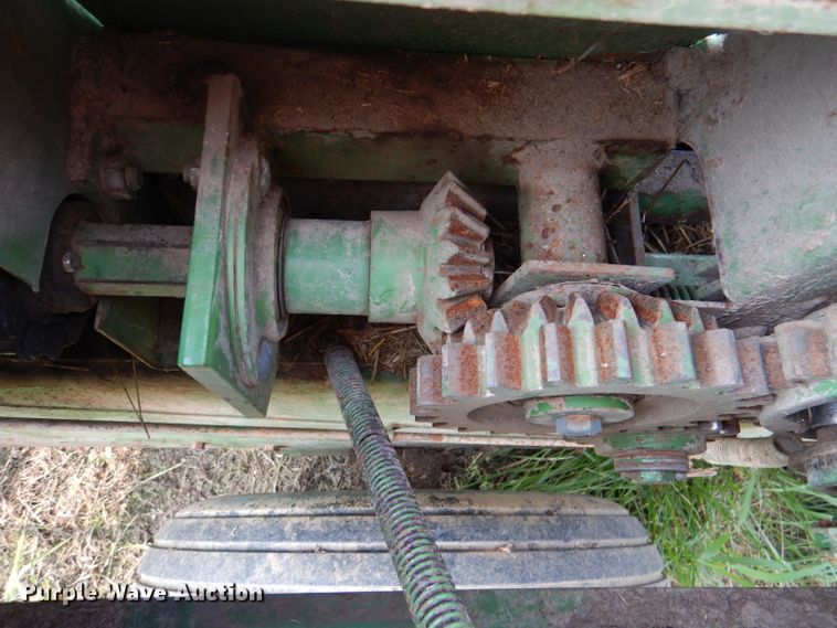 image for item DL3442 1980 John Deere 346  small square baler