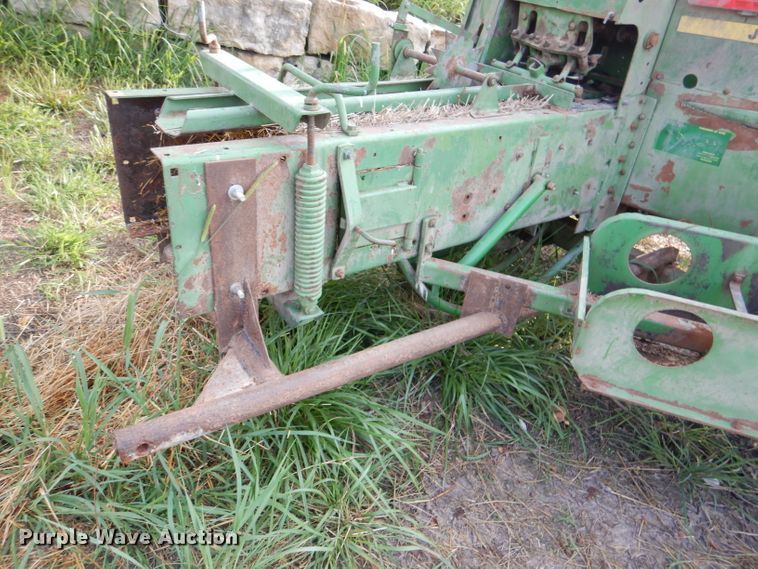 image for item DL3442 1980 John Deere 346  small square baler