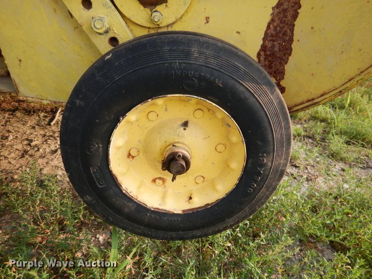 image for item DL3442 1980 John Deere 346  small square baler