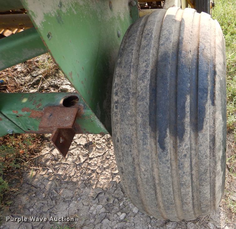 image for item DL3442 1980 John Deere 346  small square baler