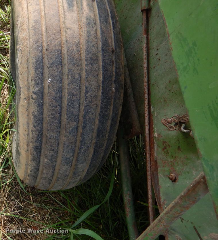 image for item DL3442 1980 John Deere 346  small square baler