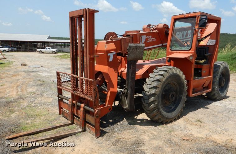 image for item DM3875 SkyTrak 9038  telehandler