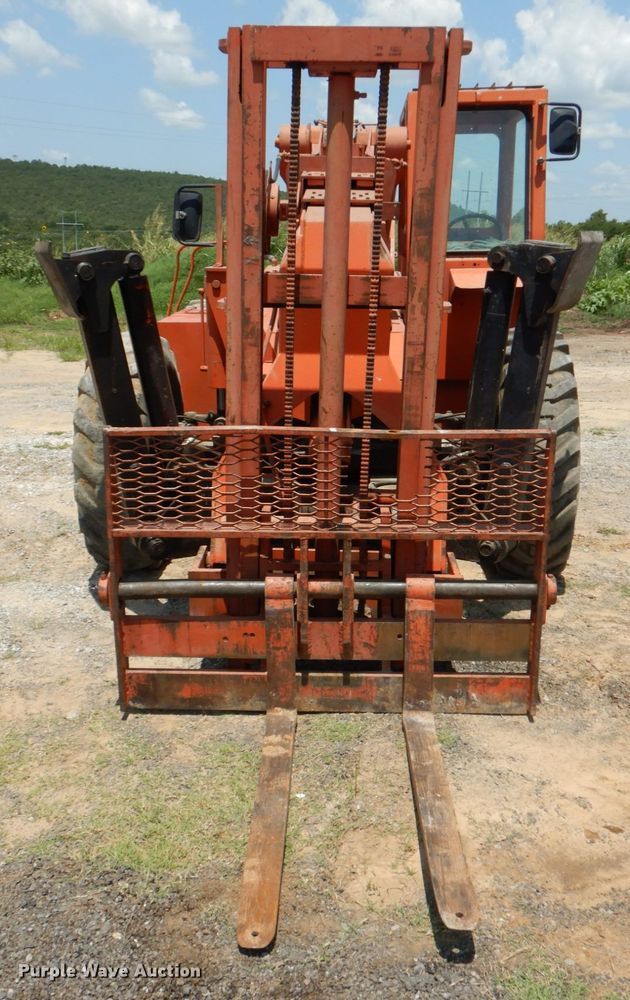 image for item DM3875 SkyTrak 9038  telehandler