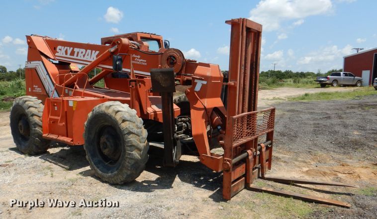 image for item DM3875 SkyTrak 9038  telehandler
