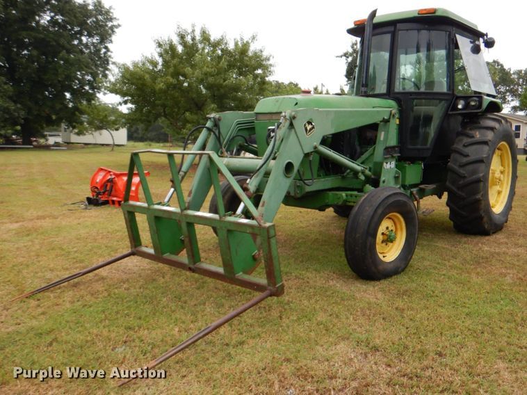 image for item DM3913 John Deere 2950  tractor