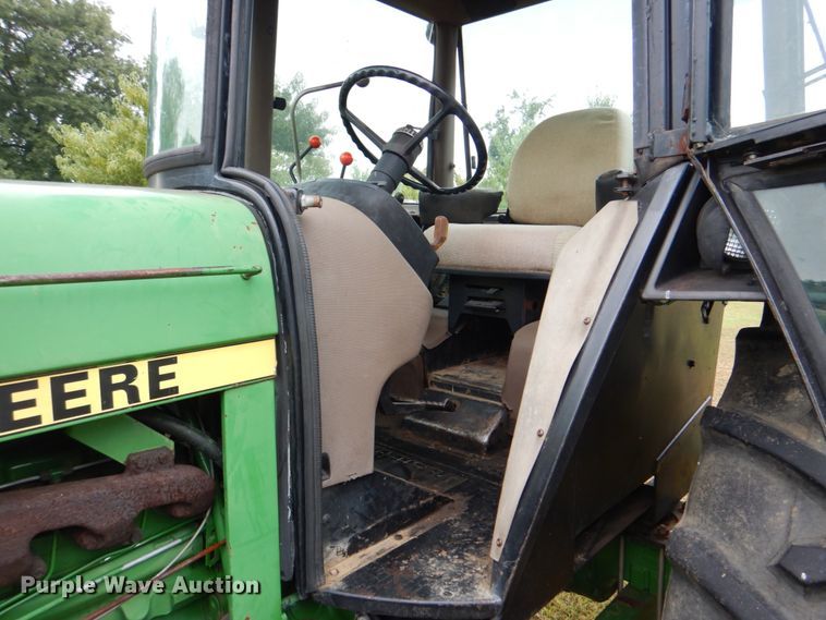 image for item DM3913 John Deere 2950  tractor