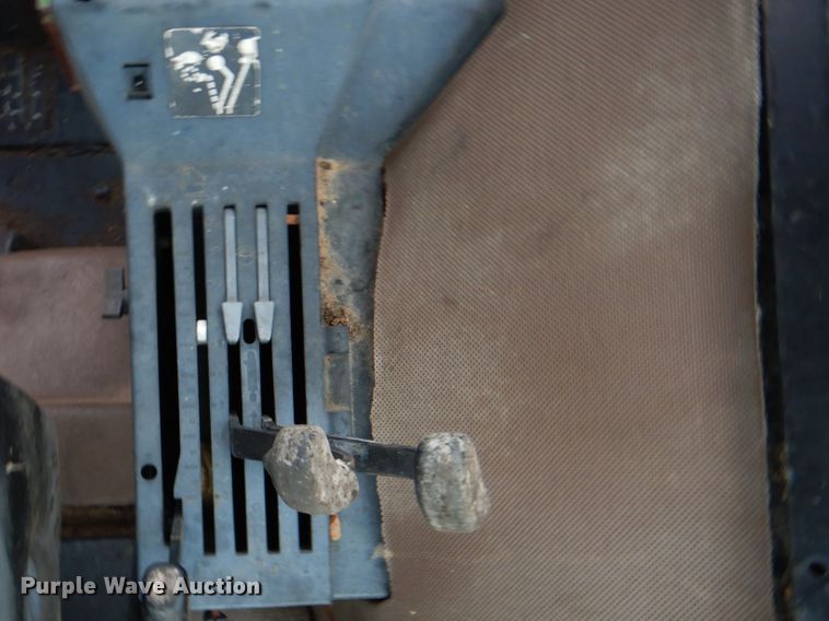 image for item DM3913 John Deere 2950  tractor