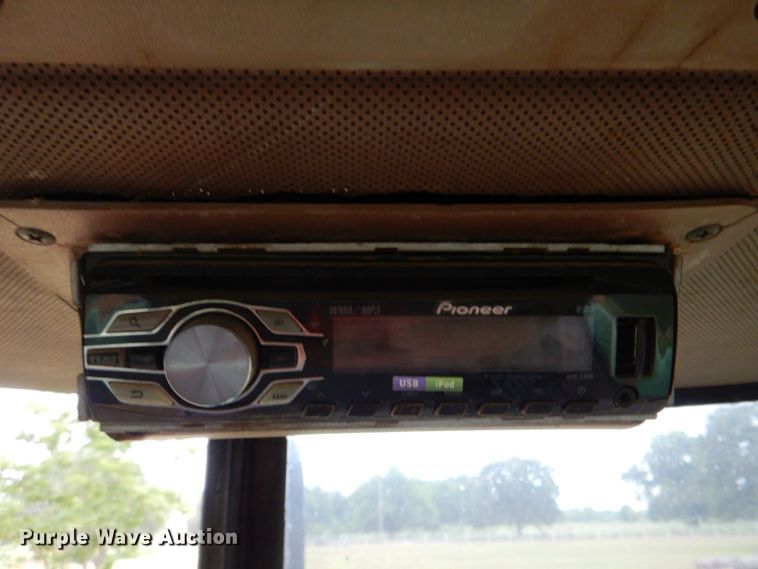 image for item DM3913 John Deere 2950  tractor